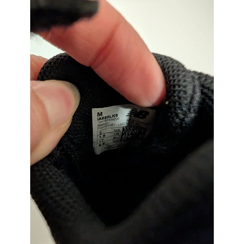 New Balance Kid Shoes Size 2 Infant‎ 680 V6 Hook and Loop Running Shoe